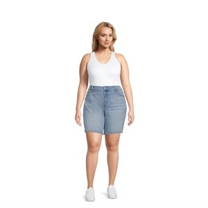 NWT Ladies Terra &  Sky Plus Light Wash Denim High Rise Bermuda Shorts S…